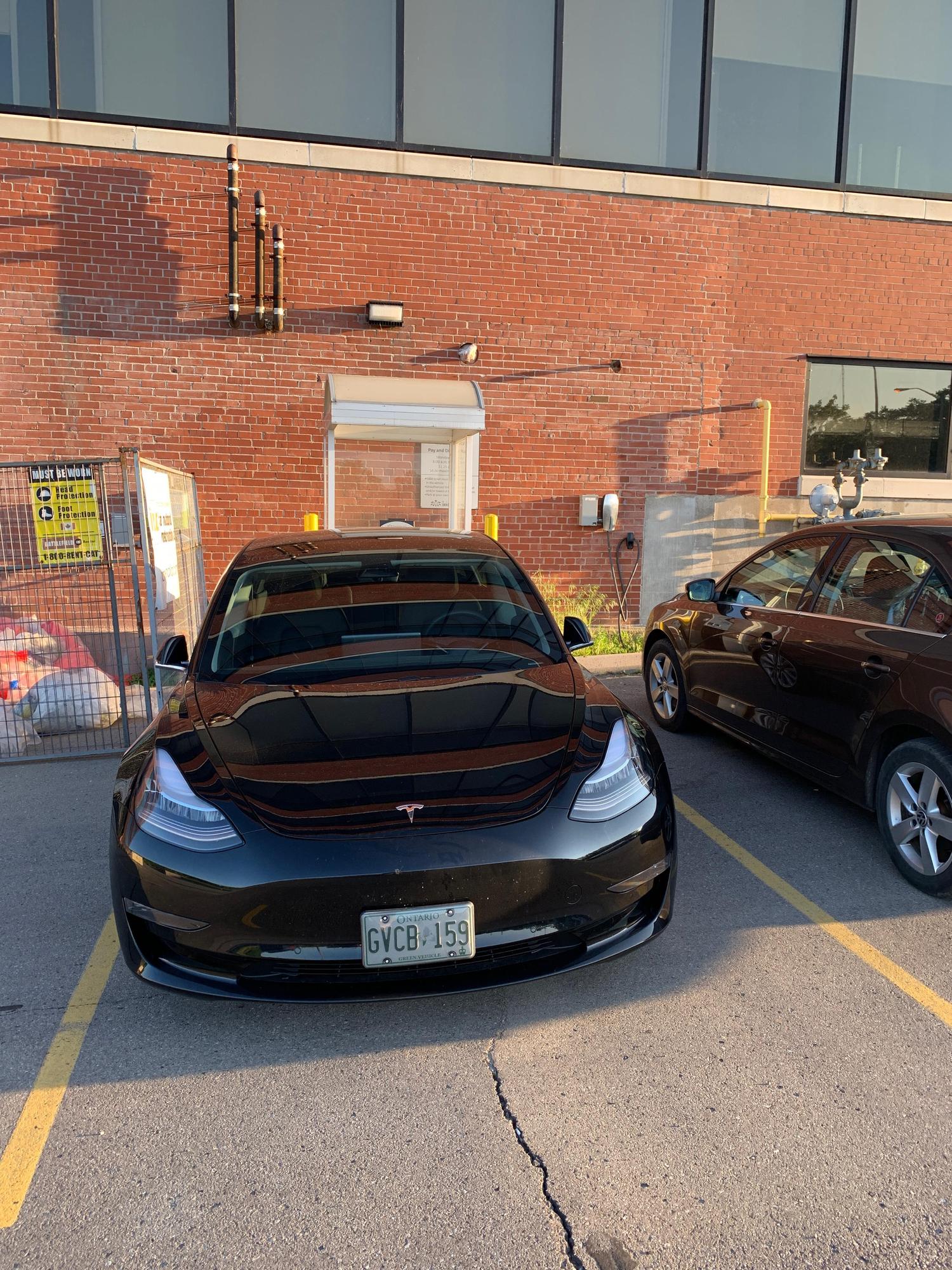 McMaster Innovation Park Hamilton, Ontario Tesla Supercharger